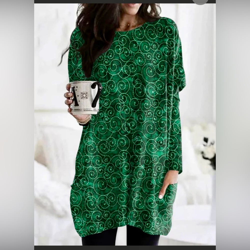 Moodesigner Ladies Cozy Top Relaxed Fit Tunic Length With Pockets Green Swirl 5X